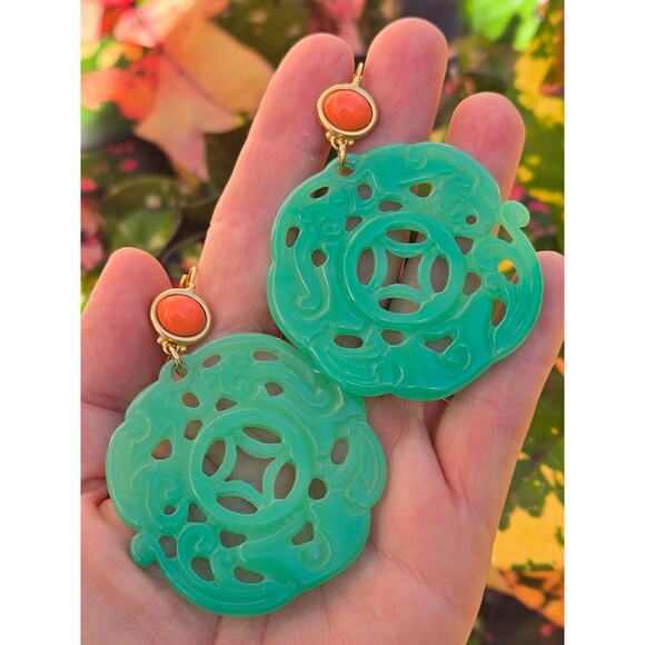 Vintage Kenneth Jay Lane KJL BALI Carved Green Statement Earrings - Picture 9 of 10